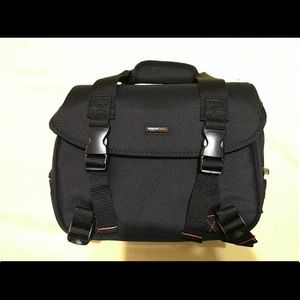 BRAND NEW/IN PACKAGING Amazon Med DSLR Camera Bag